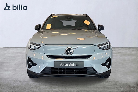 Volvo EX40 6 of 24