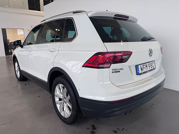 Volkswagen Tiguan 3 of 20