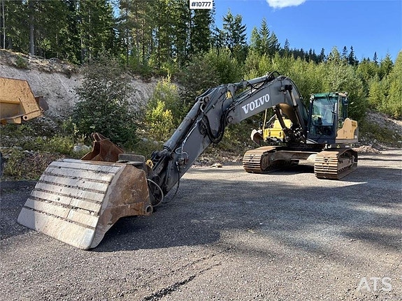 Volvo EC290CL Grävmaskin med redskap VIDEO 2 of 24