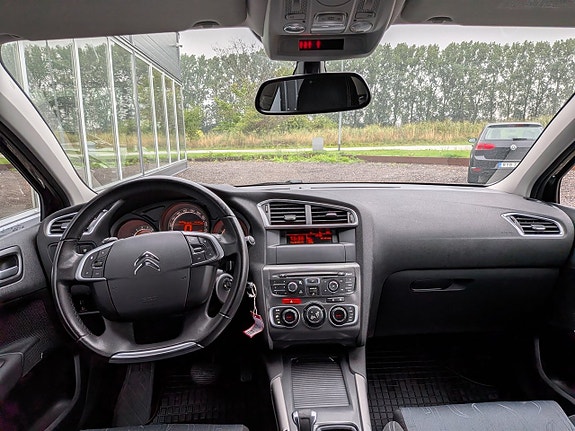 Citroen C4 11 of 13