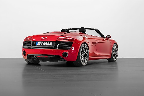 Audi R8 4 of 30