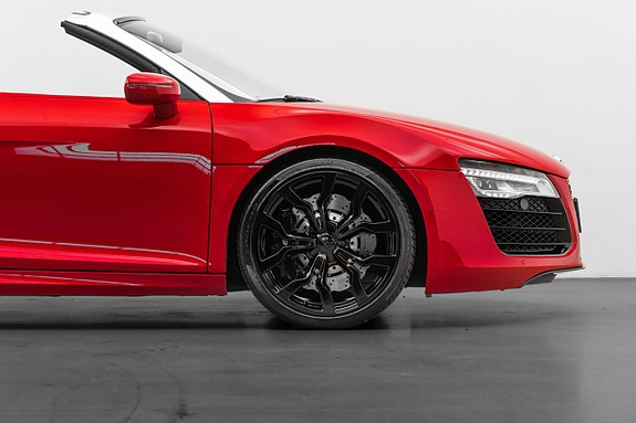 Audi R8 12 of 30