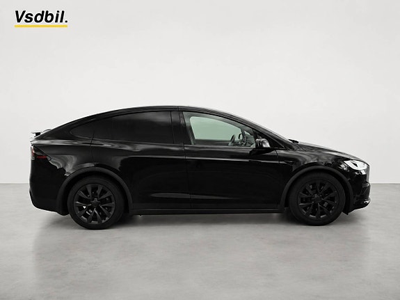 Tesla Model X 4 of 11