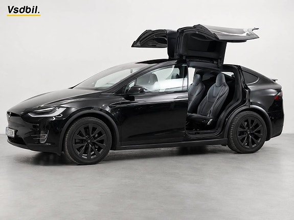 Tesla Model X 7 of 11