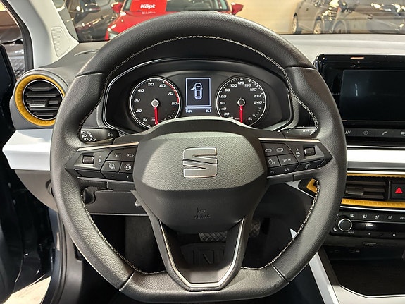 Seat Arona 14 of 23