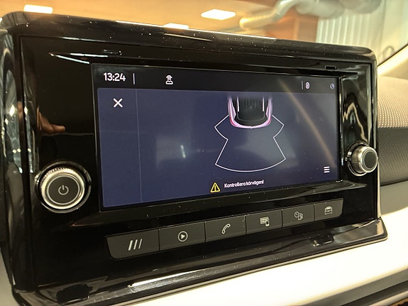 Seat Arona 17 of 23