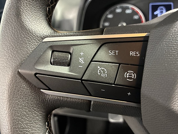 Seat Arona 15 of 23