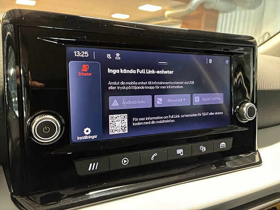 Seat Arona 18 of 23