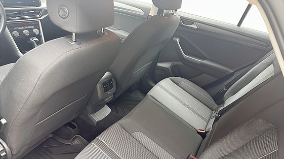 Volkswagen T-Roc 11 of 12