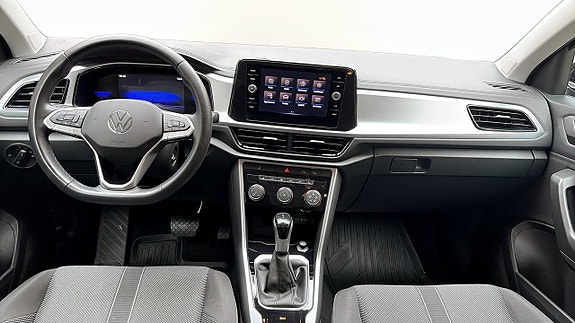 Volkswagen T-Roc 10 of 12