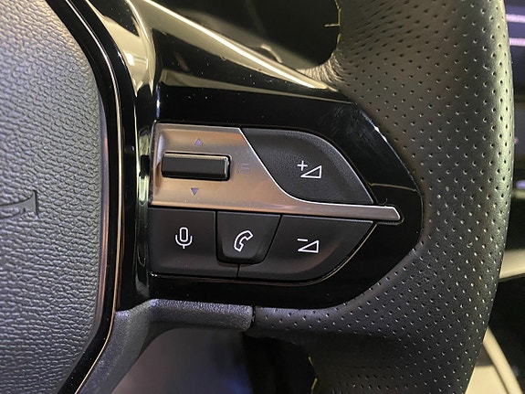 Peugeot 308 SW 22 of 24