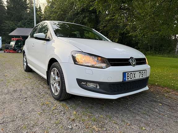 Volkswagen Polo 2 of 12