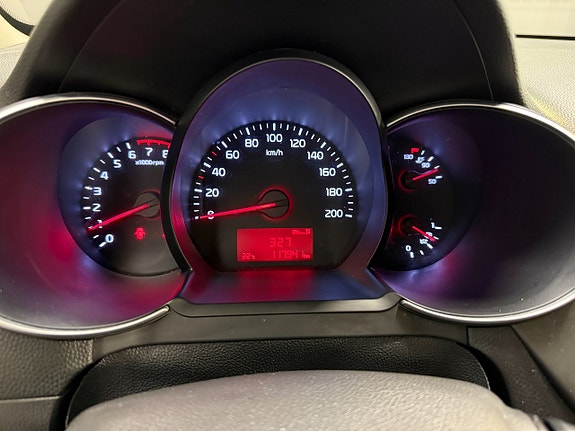 Kia Picanto 16 of 19