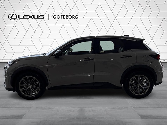 Lexus LBX 4 of 17