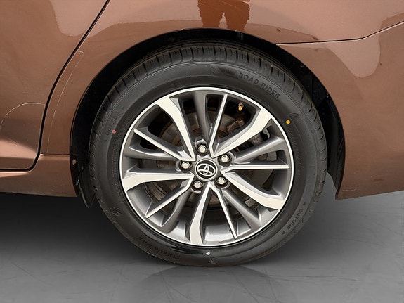 Toyota Avensis 28 of 30
