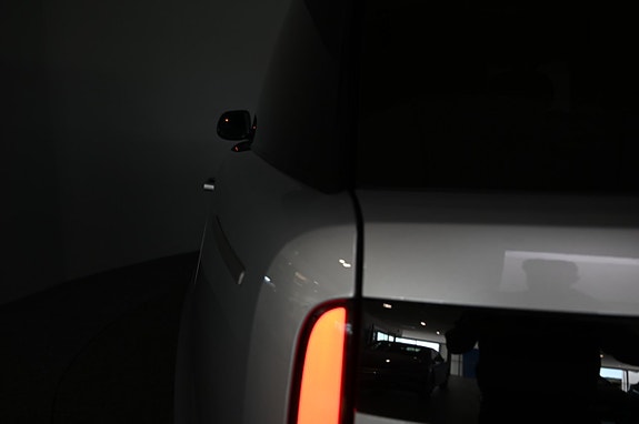 Land Rover Range Rover 24 of 24