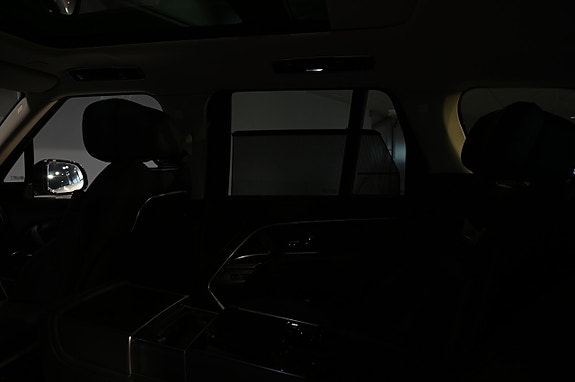 Land Rover Range Rover 19 of 24