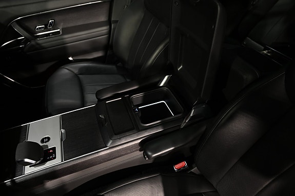 Land Rover Range Rover 16 of 24