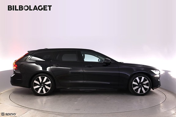 Volvo V90 2 of 23
