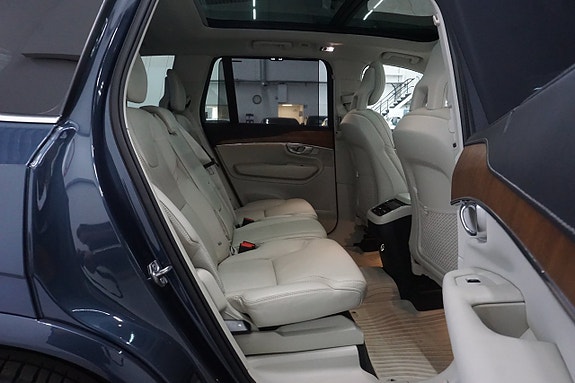 Volvo XC90 9 of 30