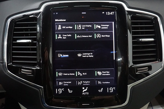 Volvo XC90 19 of 30