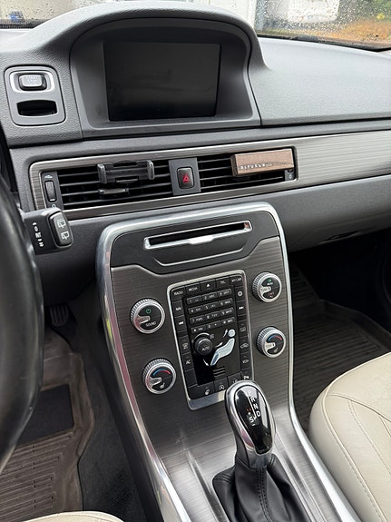Volvo V70 7 of 8