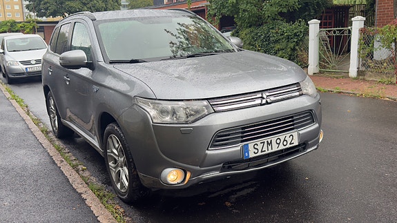 Mitsubishi Outlander 2 of 11