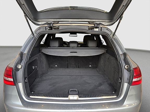 Mercedes-Benz C220 5 of 26