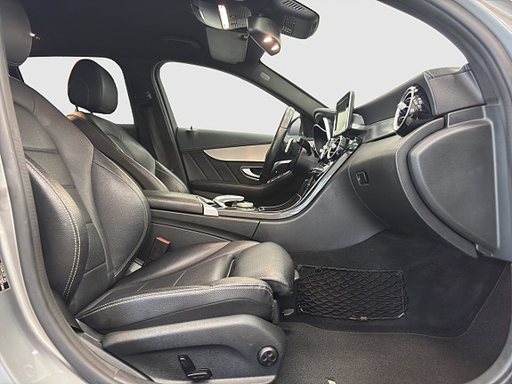 Mercedes-Benz C220 24 of 26