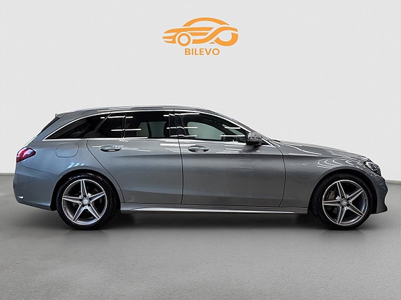 Mercedes-Benz C220 2 of 26