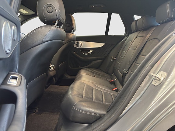 Mercedes-Benz C220 23 of 26