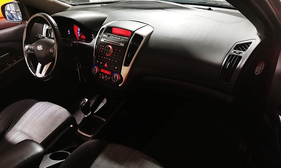 Kia Ceed 15 of 18