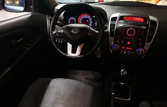 Kia Ceed 10 of 18