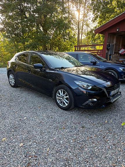 Mazda 3 2 of 12
