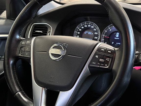 Volvo V60 12 of 18