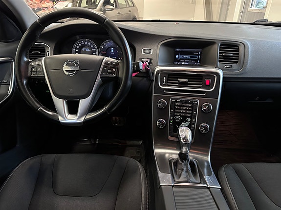 Volvo V60 13 of 18
