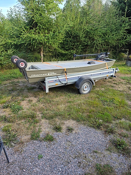 Tracker 12w 2 of 16