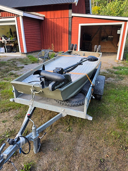 Tracker 12w 4 of 16