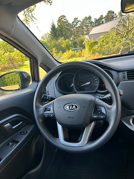 Kia Rio 14 of 19
