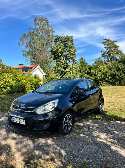 Kia Rio 2 of 19