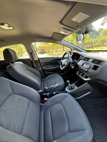 Kia Rio 11 of 19