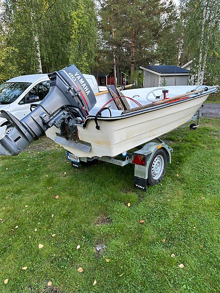 Örnvik 480 med yamaha 40hk tvåtakt 4 of 9