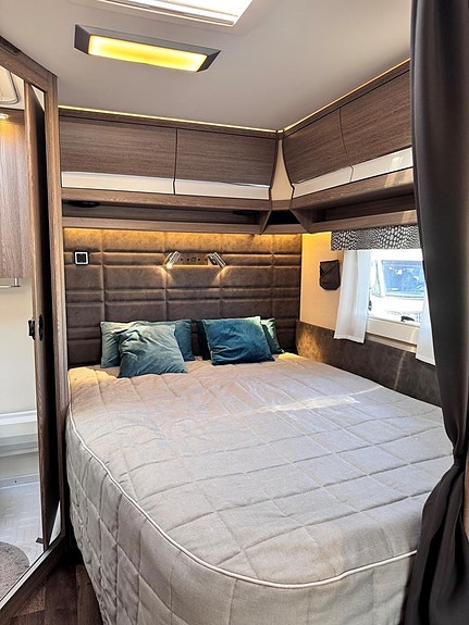 Kabe ROYAL 560 XL KS Dubbelbädd, Tält, Markis, Mover, Solpanel (Förmedling) 7 of 14