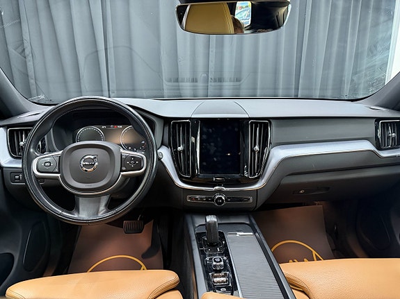 Volvo XC60 8 of 13