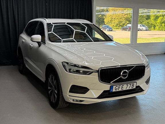 Volvo XC60 2 of 13