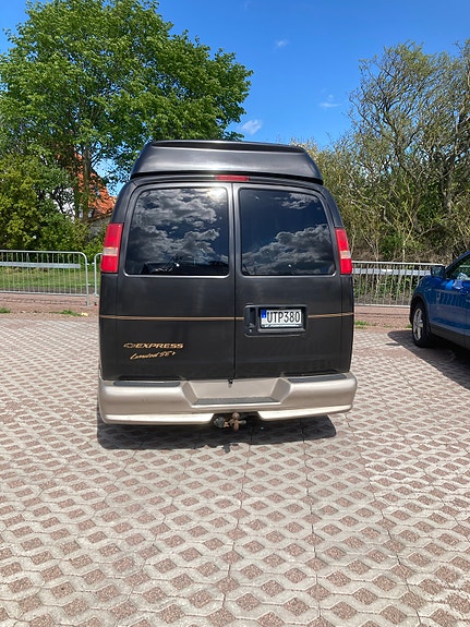 Chevrolet Express 4 of 12