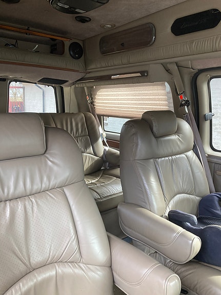 Chevrolet Express 8 of 12