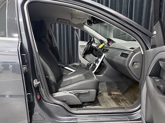 Volvo V70 9 of 30