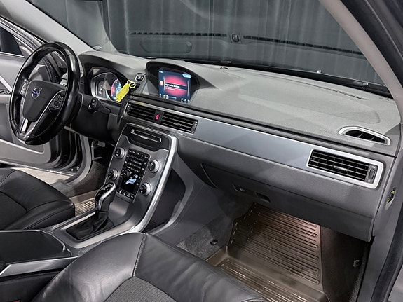 Volvo V70 11 of 30