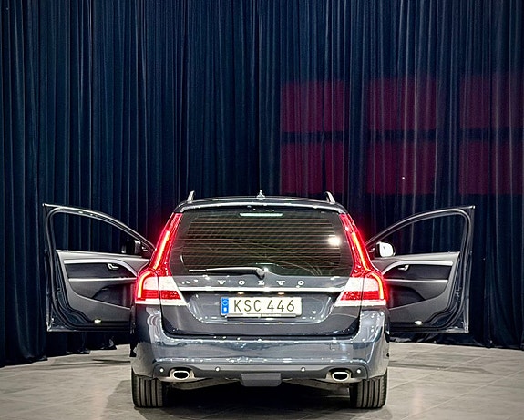 Volvo V70 8 of 30